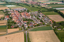 Vue d'oiseau de Altdorf dans le département Rhénanie-Palatinat, Allemagne
