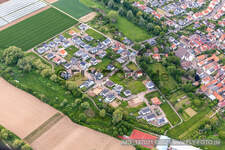 Vue aérienne de Dans les cent acres à le quartier Offenbach in Offenbach an der Queich dans le département Rhénanie-Palatinat, Allemagne