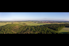 Vue aérienne de Panorama depuis l'est à Gochsheim dans le département Bavière, Allemagne