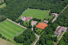 Vue aérienne de Terrain de football Steinweiler à Steinweiler dans le département Rhénanie-Palatinat, Allemagne