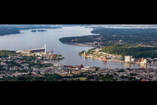 Vue aérienne de Centre-ville dans le quartier du centre-ville sur les rives du fjord à le quartier Kielseng in Flensburg dans le département Schleswig-Holstein, Allemagne