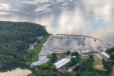 Vue aérienne de Marina FSC, Flensburg Sailing Club eV, DHH École hanséatique de yacht et de voile Glücksburg à le quartier Sandwig in Glücksburg dans le département Schleswig-Holstein, Allemagne