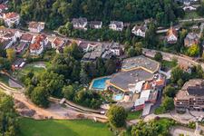 Photographie aérienne de Thermes et piscines du Südpfalz Therme à Bad Bergzabern dans le département Rhénanie-Palatinat, Allemagne