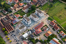 Vue aérienne de Nouveaux bâtiments sur Silvanerstr à le quartier Schweigen in Schweigen-Rechtenbach dans le département Rhénanie-Palatinat, Allemagne