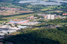 Vue aérienne de Dm-Drogeriemarkt GmbH à le quartier Oberhausen in Oberhausen-Rheinhausen dans le département Bade-Wurtemberg, Allemagne
