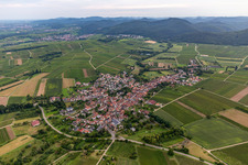 Göcklingen dans le département Rhénanie-Palatinat, Allemagne hors des airs