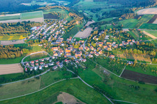 Vue aérienne de Quartier Fürnsal in Dornhan dans le département Bade-Wurtemberg, Allemagne