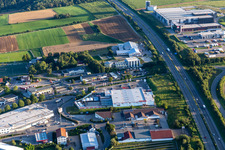 Vue aérienne de BAUHAUS Zimmern ob Rottweil à le quartier Zimmern Oberbayern Rottweil in Zimmern ob Rottweil dans le département Bade-Wurtemberg, Allemagne