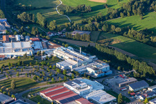 Vue aérienne de Locaux de l'usine MAHLE GmbH à le quartier Altstadt in Rottweil dans le département Bade-Wurtemberg, Allemagne