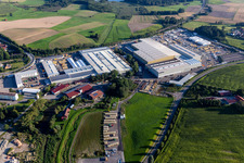 Vue aérienne de Liebherr-Mischtechnik GmbH à le quartier Kürnbach in Bad Schussenried dans le département Bade-Wurtemberg, Allemagne