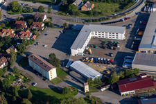 Vue aérienne de Sites de production de Liebherr-Mischtechnik GmbH à le quartier Kürnbach in Bad Schussenried dans le département Bade-Wurtemberg, Allemagne