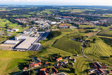 Photographie aérienne de Usine de fabrication de véhicules de Hymer Reisemobile GmbH à le quartier Steinenberg in Bad Waldsee dans le département Bade-Wurtemberg, Allemagne