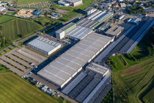 Usine de fabrication de véhicules de Hymer Reisemobile GmbH à le quartier Steinenberg in Bad Waldsee dans le département Bade-Wurtemberg, Allemagne hors des airs