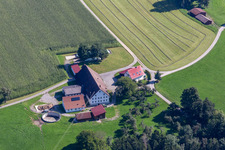 Vue aérienne de Ferme ovine à le quartier Witschwende in Bergatreute dans le département Bade-Wurtemberg, Allemagne