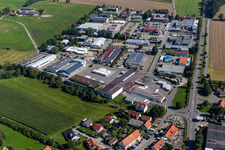 Vue aérienne de Zone industrielle de Riedweg à le quartier Gaisbeuren in Bad Waldsee dans le département Bade-Wurtemberg, Allemagne