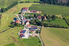 Vue aérienne de Club équestre Reue eV à le quartier Obermöllenbronn in Bad Waldsee dans le département Bade-Wurtemberg, Allemagne