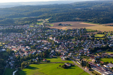 Vue aérienne de Bingen dans le département Bade-Wurtemberg, Allemagne