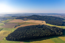 Vue aérienne de Bus à le quartier Aderzhofen in Uttenweiler dans le département Bade-Wurtemberg, Allemagne