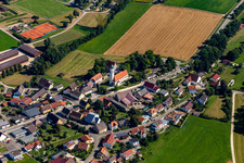 Vue aérienne de Église de l'île Maurice au centre-ville à Langenenslingen dans le département Bade-Wurtemberg, Allemagne