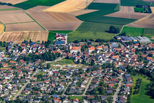 Vue aérienne de Église paroissiale Saint-Martin à Altheim dans le département Bade-Wurtemberg, Allemagne
