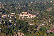 Vue aérienne de Callian dans le département Var, France