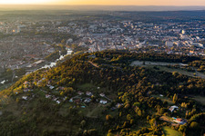 Vue aérienne de Fort de Bregille et Grand Désert à le quartier Brégille in Besançon dans le département Doubs, France