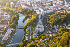 Vue aérienne de Piscine Port-Joint, Luxapparts Deux Chambres à le quartier Mouillère in Besançon dans le département Doubs, France