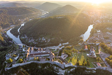 Vue aérienne de Et Zoo de Besançon à le quartier Citadelle in Besançon dans le département Doubs, France