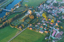 Vue aérienne de Château de Vaire à Vaire-Arcier dans le département Doubs, France