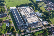 Photographie aérienne de Les locaux de l'usine Webasto Mechatronics sur l'Industriestrasse à Schaidt à le quartier Schaidt in Wörth am Rhein dans le département Rhénanie-Palatinat, Allemagne