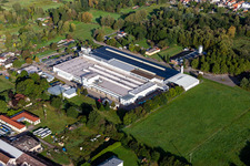 Vue oblique de Les locaux de l'usine Webasto Mechatronics sur l'Industriestrasse à Schaidt à le quartier Schaidt in Wörth am Rhein dans le département Rhénanie-Palatinat, Allemagne