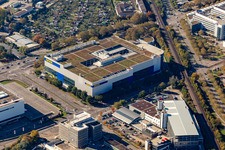 Vue d'oiseau de Magasin de meubles - marché de meubles de " IKEA Deutschland GmbH & Co. KG " sur Gerwigstraße - Weinweg - Durlacher Allee à le quartier Oststadt in Karlsruhe dans le département Bade-Wurtemberg, Allemagne