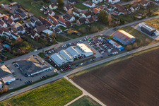 Vue aérienne de Marché des voitures d'occasion de Viehstrich à Steinfeld dans le département Rhénanie-Palatinat, Allemagne