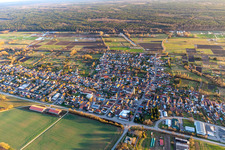 Steinfeld dans le département Rhénanie-Palatinat, Allemagne du point de vue du drone