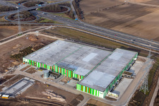 Vue oblique de Nouvelle construction du Pfalzmarkt pour les fruits et légumes à Mutterstadt dans le département Rhénanie-Palatinat, Allemagne