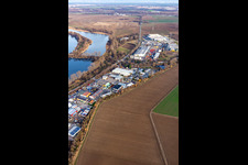 Vue aérienne de Rue industrielle avec zone industrielle à Silbersee à le quartier Roxheim in Bobenheim-Roxheim dans le département Rhénanie-Palatinat, Allemagne
