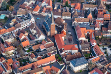 Photographie aérienne de Église paroissiale Saint-Urlrich à Deidesheim dans le département Rhénanie-Palatinat, Allemagne