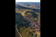 Vue aérienne de Keshdebush à Birkweiler dans le département Rhénanie-Palatinat, Allemagne