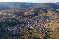 Albersweiler dans le département Rhénanie-Palatinat, Allemagne depuis l'avion