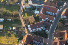 Allée de poussière à le quartier Arzheim in Landau in der Pfalz dans le département Rhénanie-Palatinat, Allemagne d'en haut