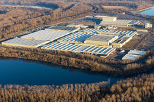 Vue aérienne de Centre logistique mondial Mercedes-Benz à Germersheim dans le département Rhénanie-Palatinat, Allemagne