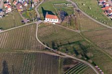 Chapelle Saint-Denys (mariage) à le quartier Gleiszellen in Gleiszellen-Gleishorbach dans le département Rhénanie-Palatinat, Allemagne hors des airs