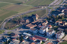 Vue aérienne de Restaurant allemand Weintor à le quartier Schweigen in Schweigen-Rechtenbach dans le département Rhénanie-Palatinat, Allemagne