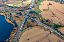 Vue aérienne de Jonction A65-B10 Wörther Kreuz à le quartier Maximiliansau in Wörth am Rhein dans le département Rhénanie-Palatinat, Allemagne
