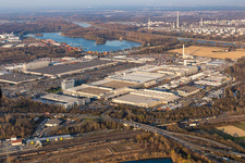 Vue aérienne de Camions Mercedes-Benz à le quartier Maximiliansau in Wörth am Rhein dans le département Rhénanie-Palatinat, Allemagne