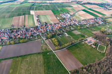 Freckenfeld dans le département Rhénanie-Palatinat, Allemagne d'un drone