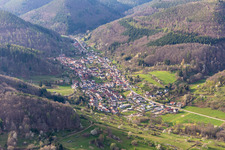 Enregistrement par drone de Eußerthal dans le département Rhénanie-Palatinat, Allemagne