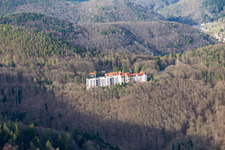 Vue aérienne de Clinique spécialisée Eußerthal à Eußerthal dans le département Rhénanie-Palatinat, Allemagne