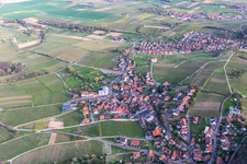 Quartier Gleiszellen in Gleiszellen-Gleishorbach dans le département Rhénanie-Palatinat, Allemagne du point de vue du drone