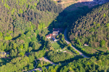 Vue aérienne de Domaine du moulin de Kaiserbacher à Klingenmünster dans le département Rhénanie-Palatinat, Allemagne
